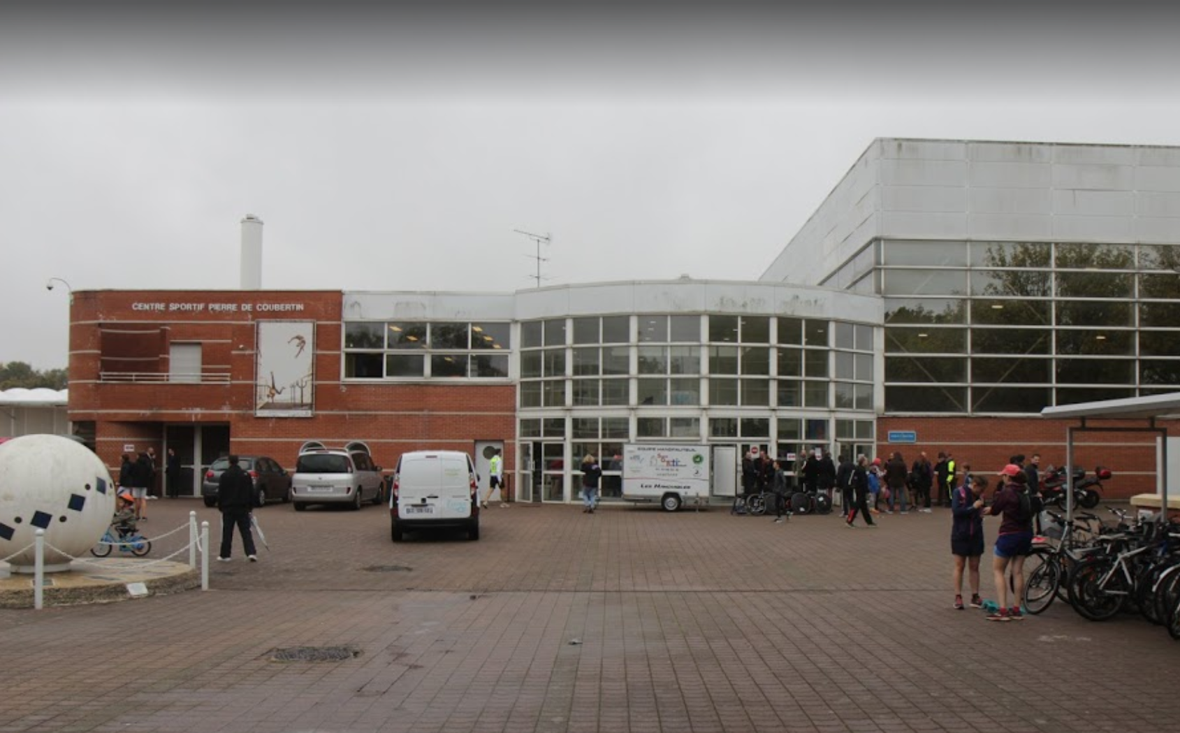 Gymnase Pierre De Coubertin Montigny Le Bretonneux